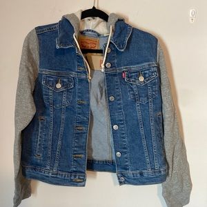 Levi’s Women’s Original Trucker Jacket